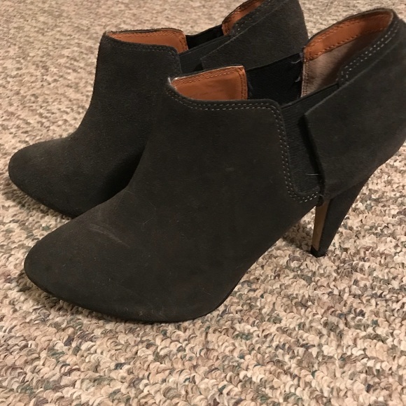 Black bootie heels - Picture 3 of 3